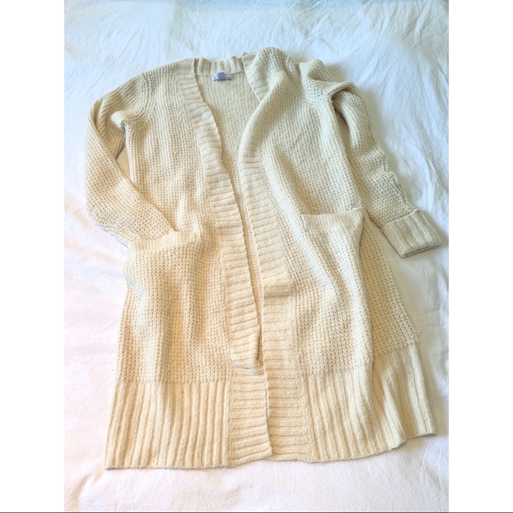 *5 for $25 SALE!* Off white London Kaye duster cardigan. 4% Alpaca. Size Sm. GUC